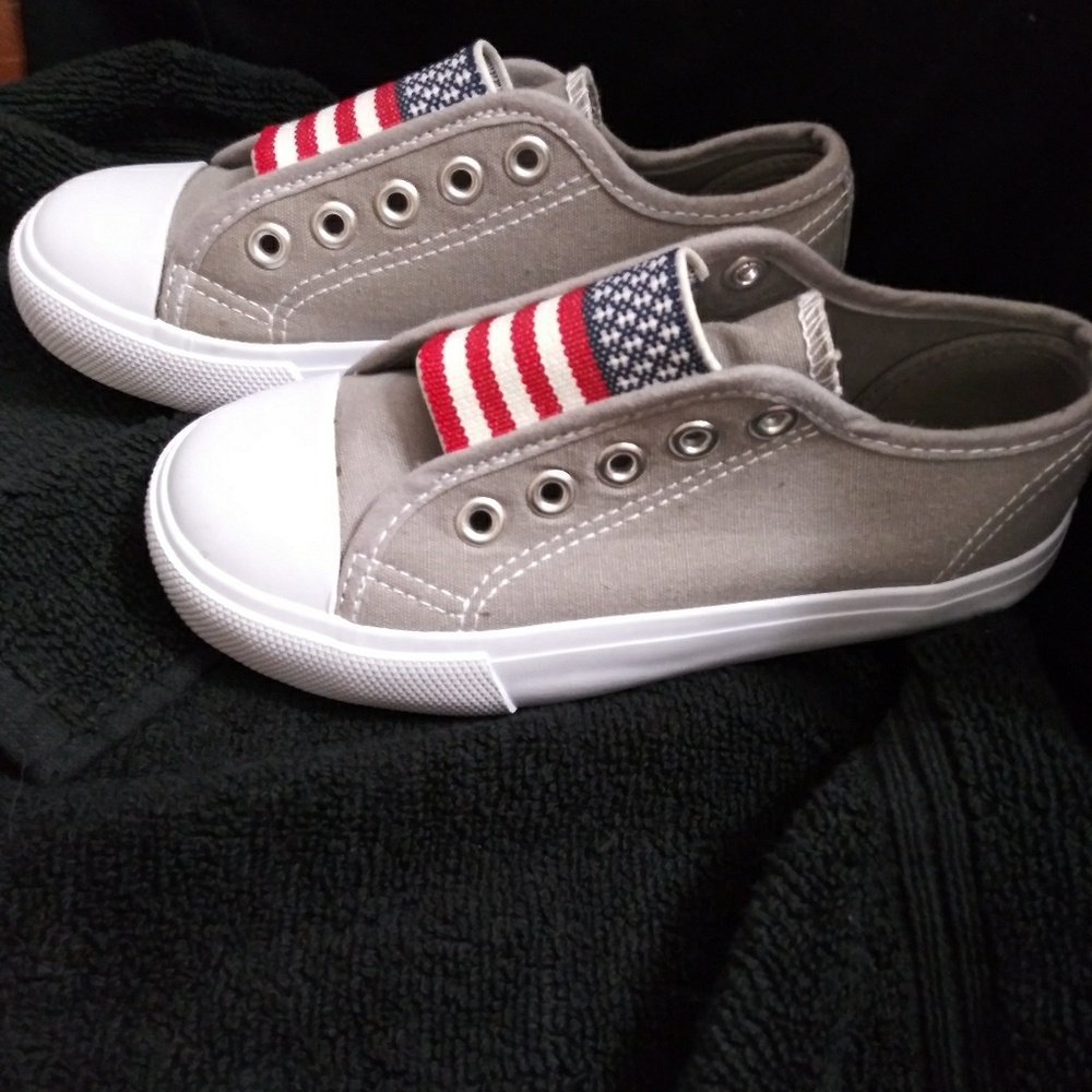 Unisex "Converse" like slip ons